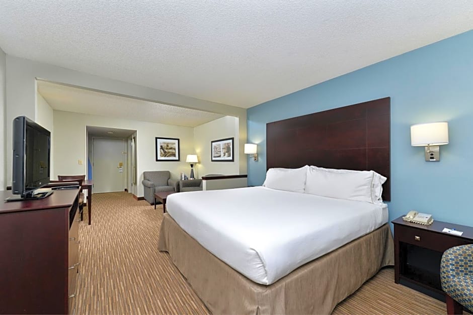 Holiday Inn Express Hotel & Suites Tampa-Rocky Point Island