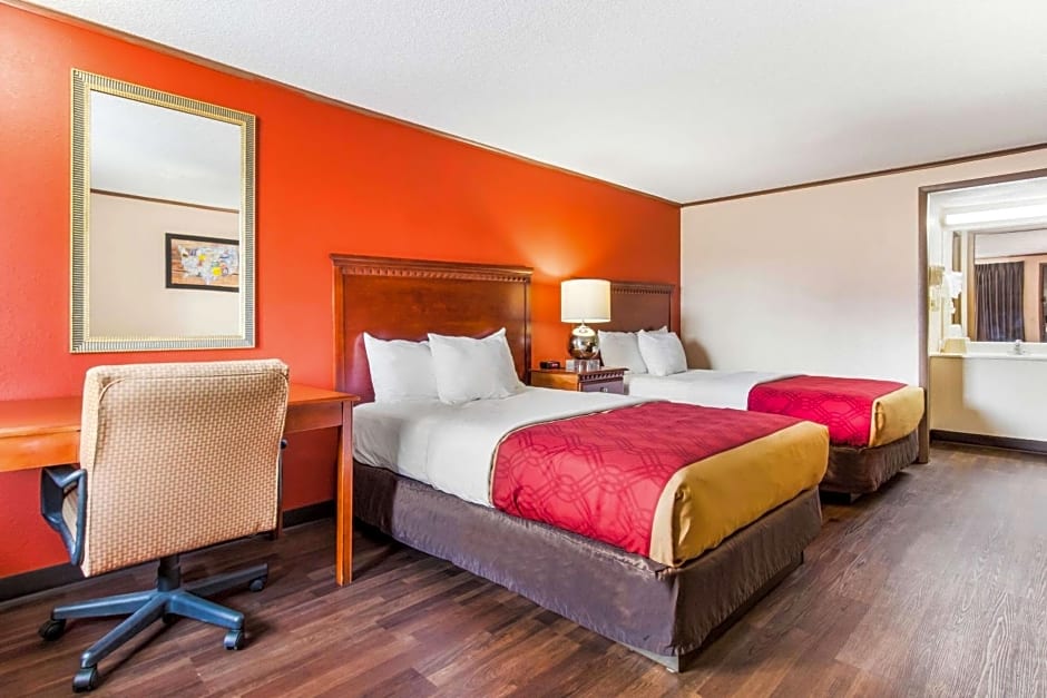 Econo Lodge Norwalk