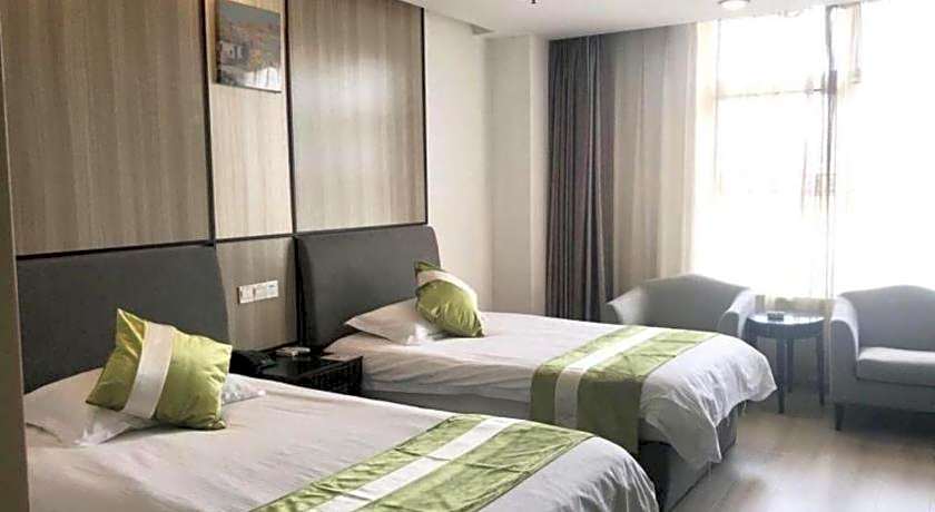 Green Tree Inn Taicang Baolong Square Hotel