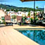 Pol & Grace Hotel