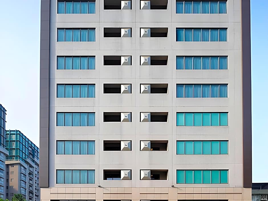 CHECK inn SELECT Taipei NeiHu