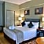 Cresta Jameson Hotel