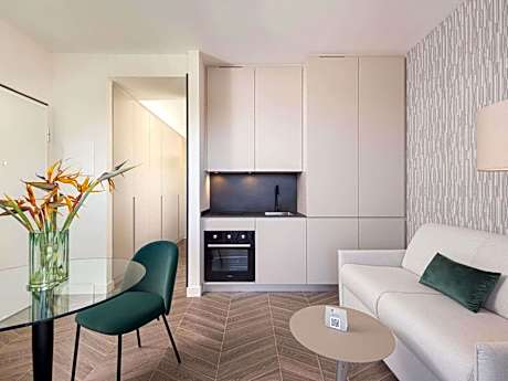 Deluxe Apartment - Separate Building