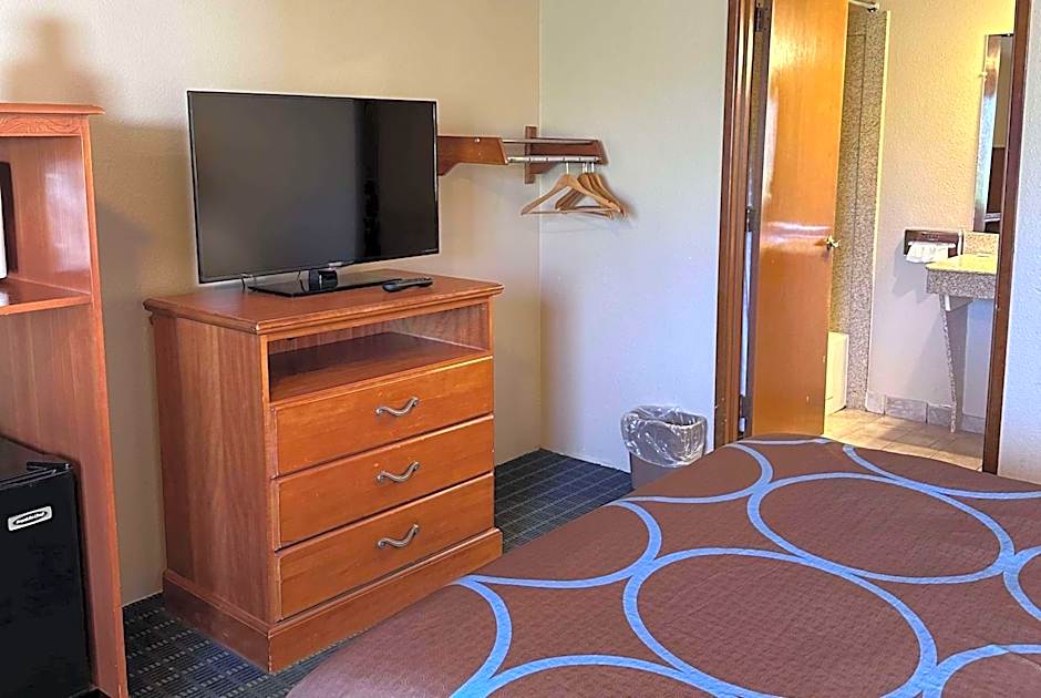 Super 8 by Wyndham Vancouver East