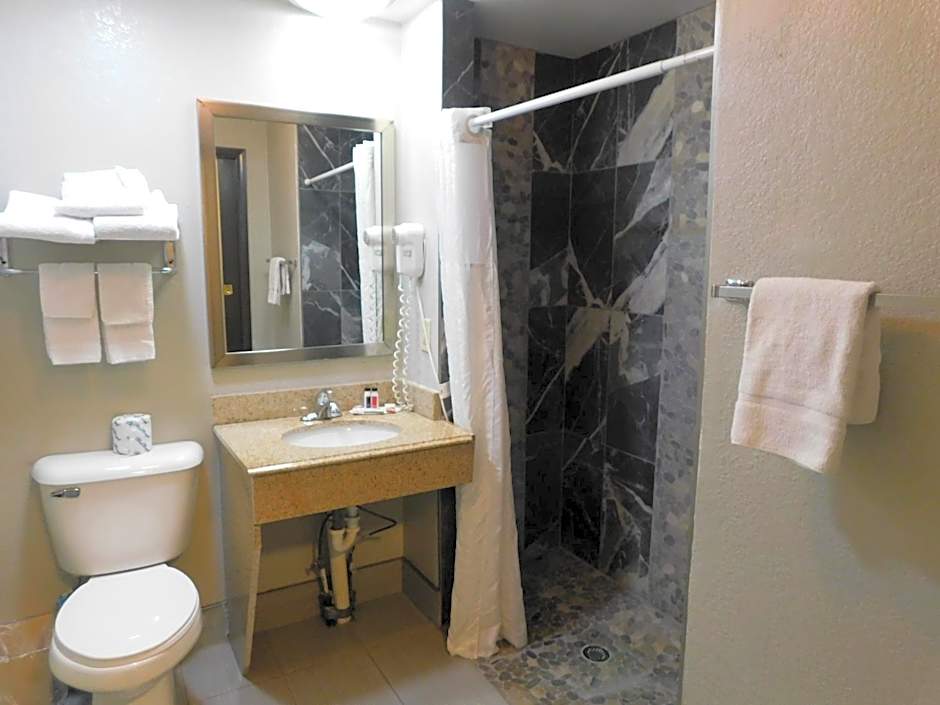 Days Inn & Suites by Wyndham Downtown Gatlinburg Parkway