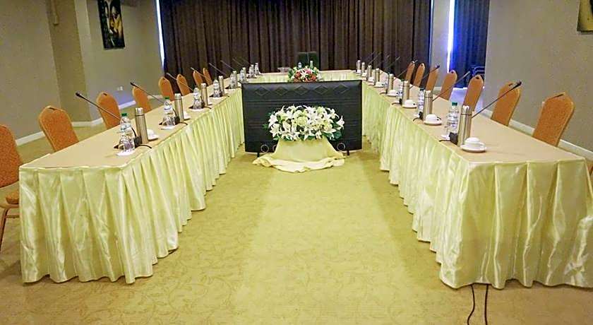 Viangtak Riverside Hotel