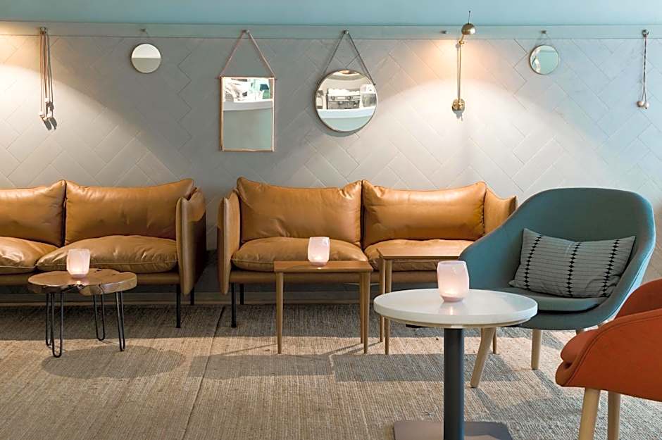 Petit Palace Hotel Tres