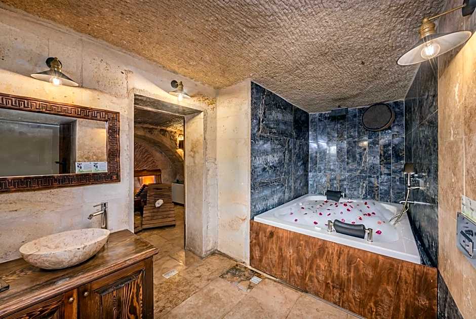 Cappa Via Cave Hotel