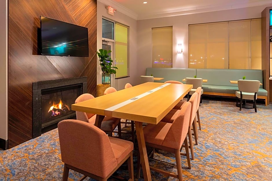 Holiday Inn Hotel & Suites Maple Grove Northwest Minneapolis-Arbor Lakes By IHG
