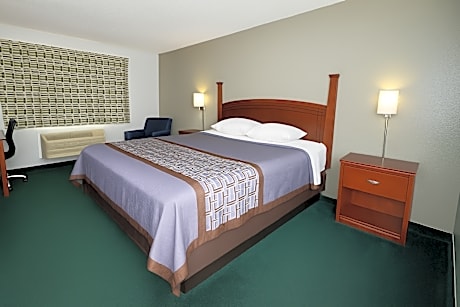 1 King Bed