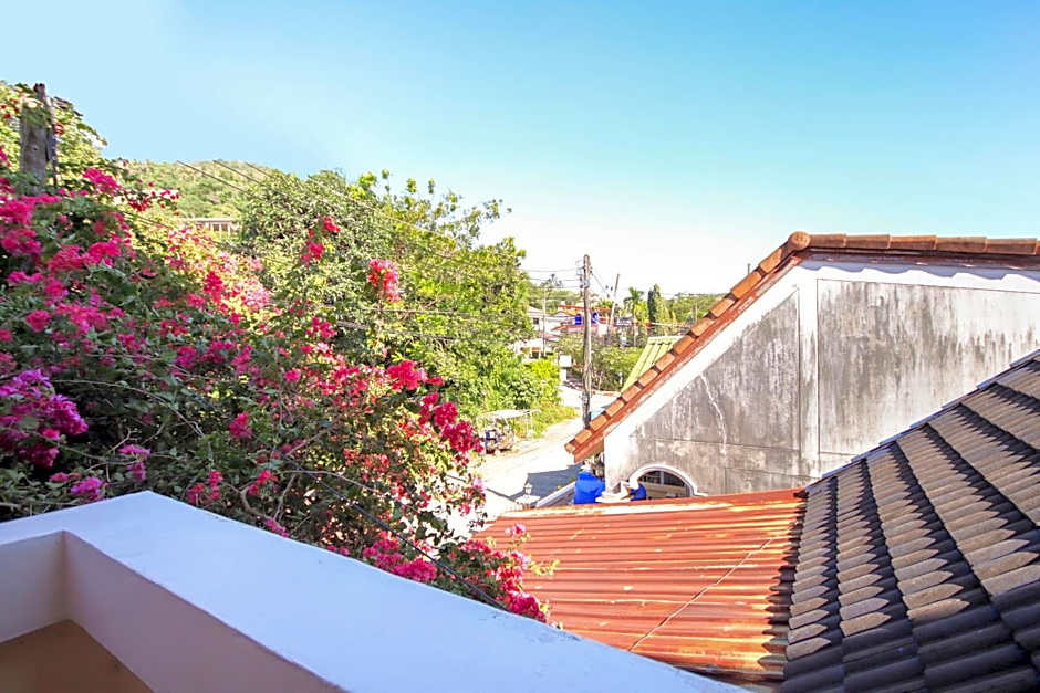 Ban Elephant Blanc Apartment