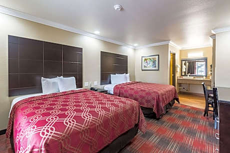 Queen Room with Two Queen Beds - Non-Smoking