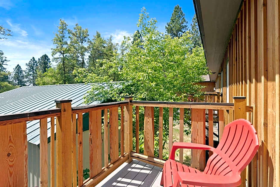 Lake Village Lodge