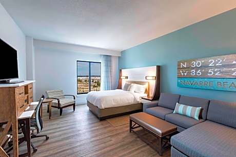 Queen Suite with Two Queen Beds and Bay View