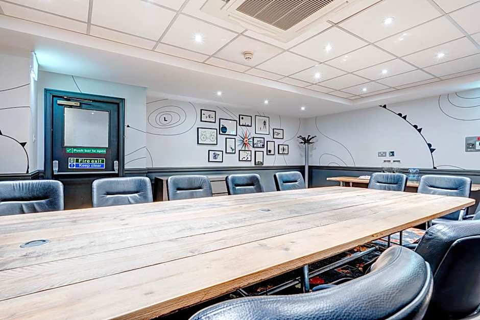 Manchester Portland By Sunday