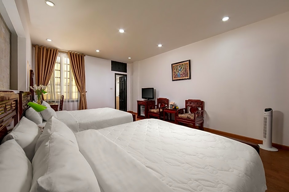 Little Diamond Hotel