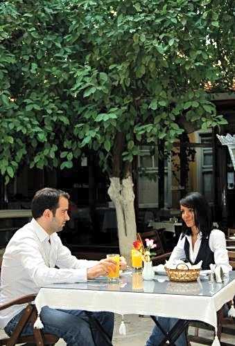 Antikhan Hotel