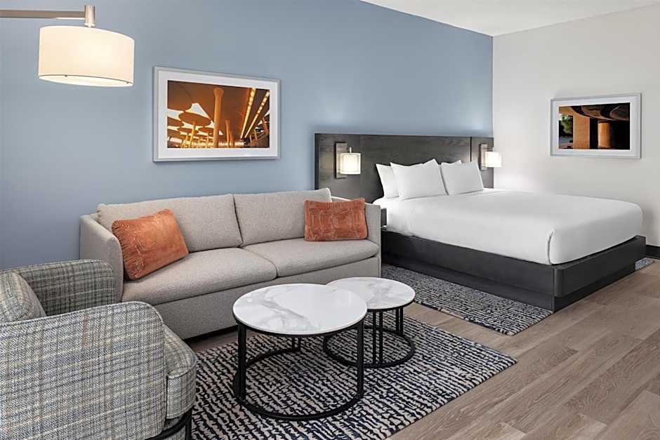 DoubleTree by Hilton Racine Harbourwalk