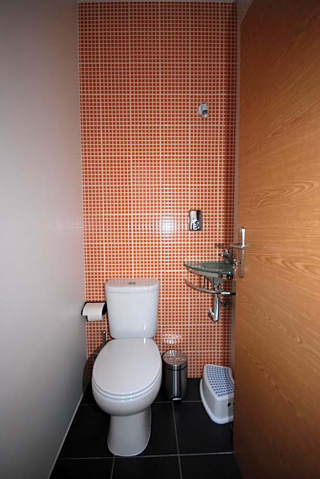 Green Wave Hostel