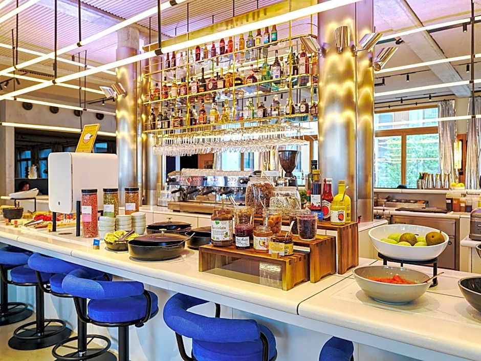 TRIBE Paris Clichy