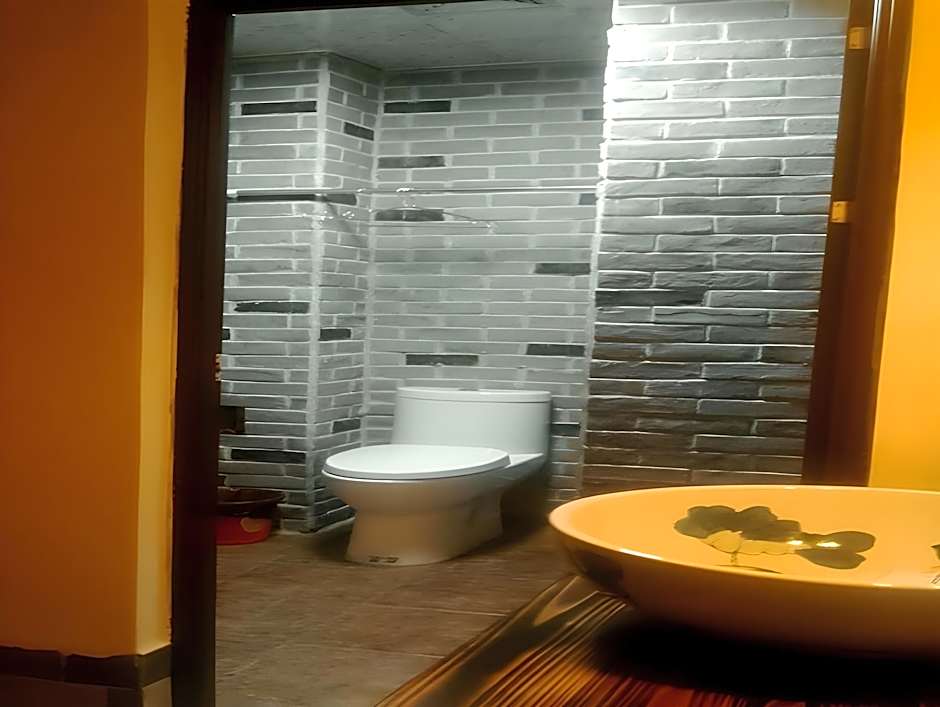 Yellow Cloth Reflection Inn