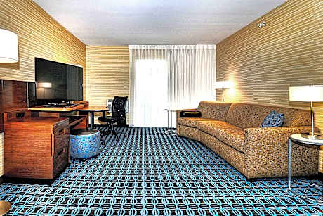 1 Bedroom Suite, 1 King, Sofa bed, Balcony