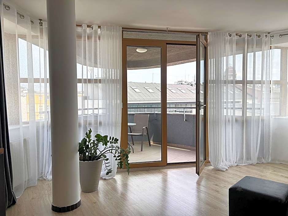 MARGI City Aparthotel