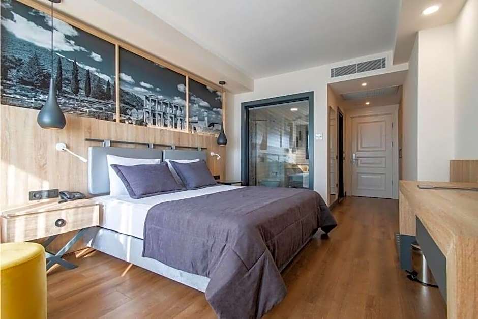 Maia Luxury Beach Hotel