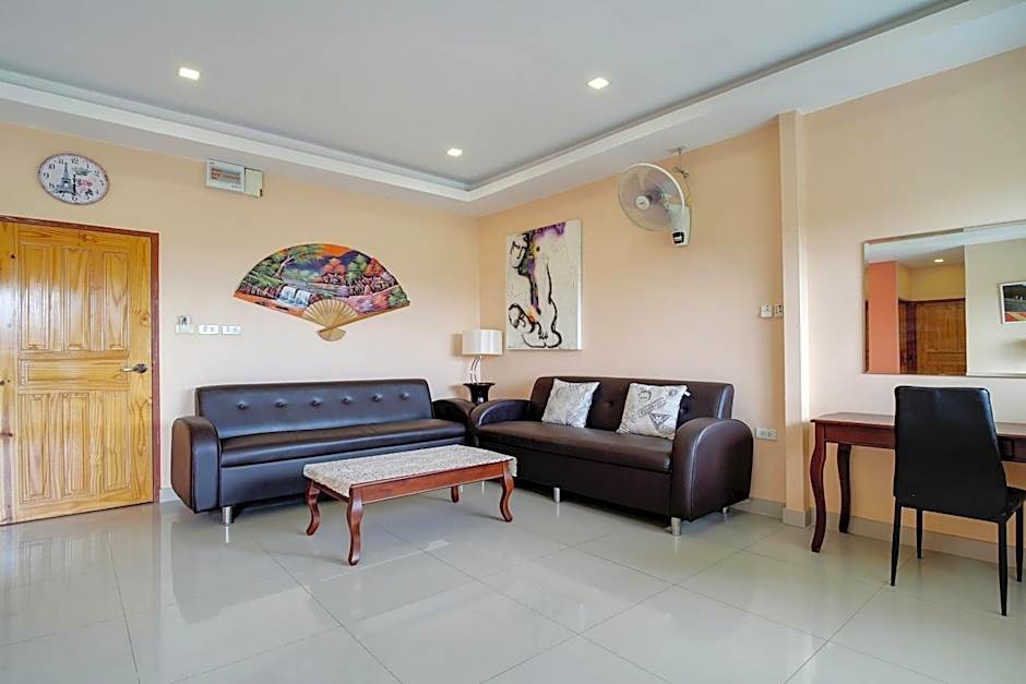 Patumnak Beach Guesthouse