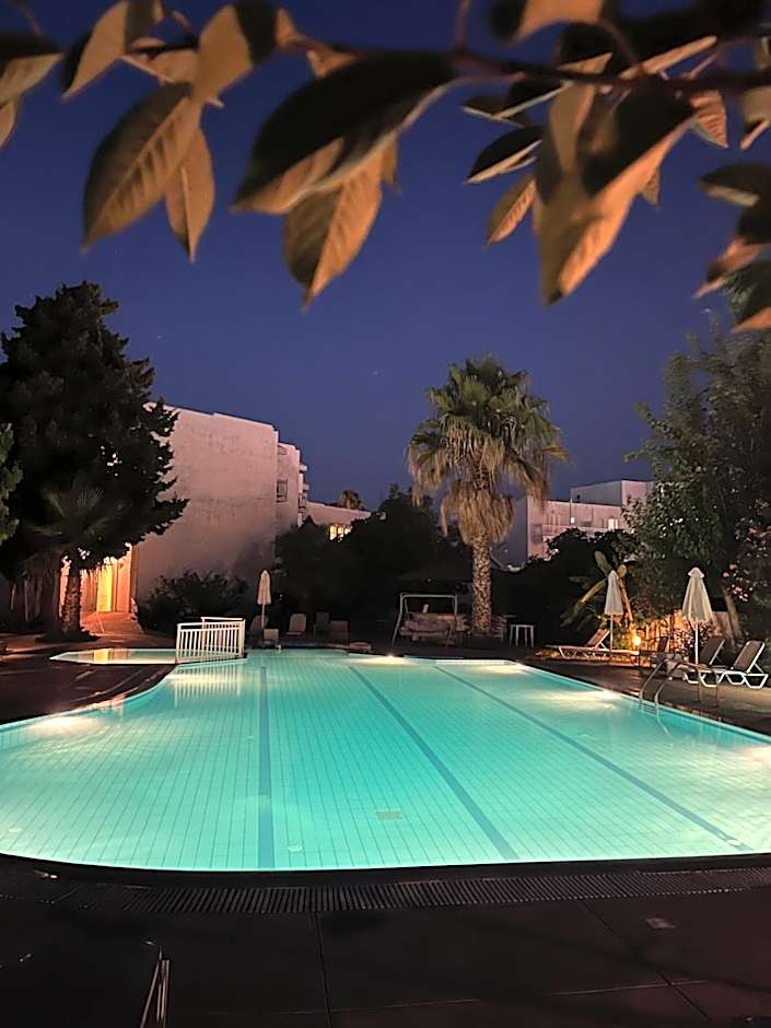 Theodorou Beach Hotel Apartments