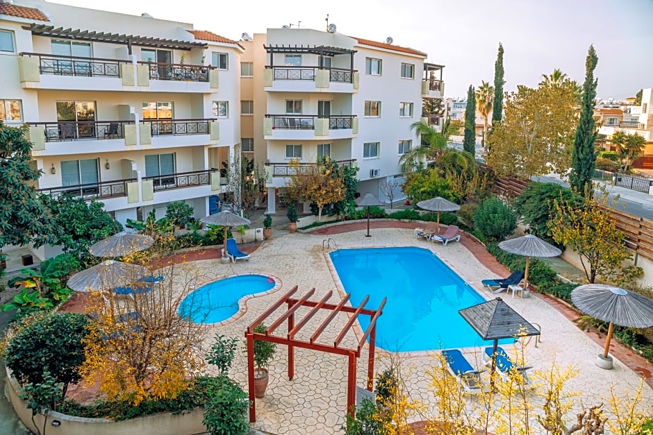 Artemis Cynthia Complex