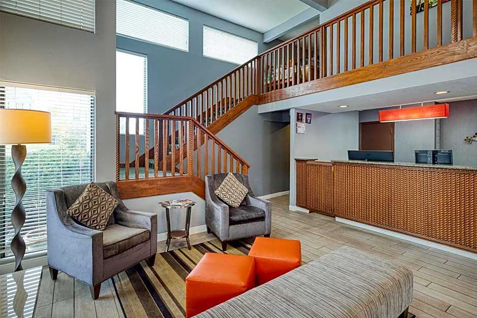 SureStay by Best Western Kansas City Country Inn North