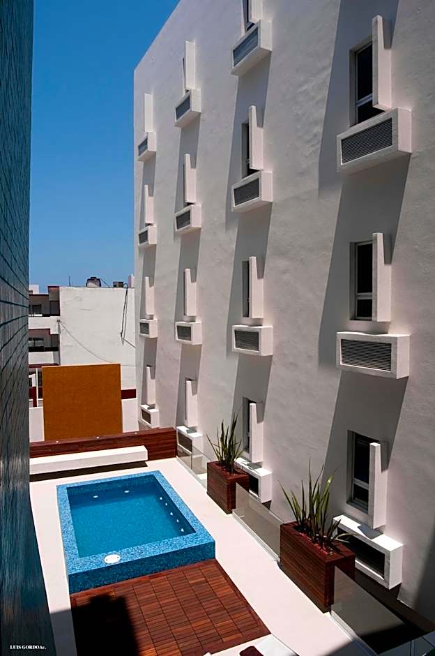 Nu Hotel