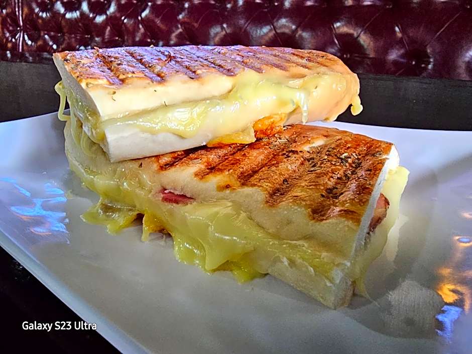 Central Guesthouse Chiang Rai - Bread & Breakfast