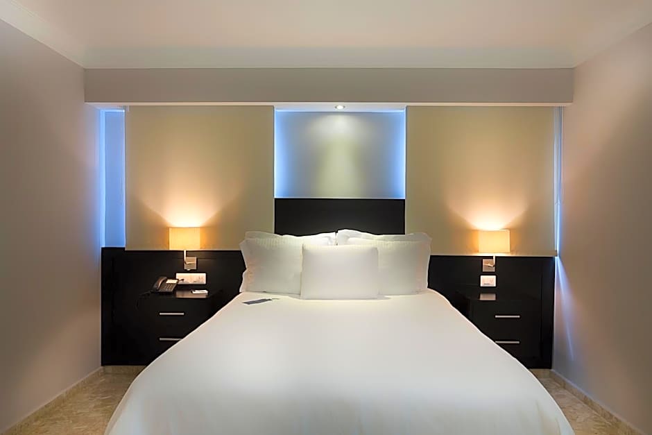 Plaza Florida Suites