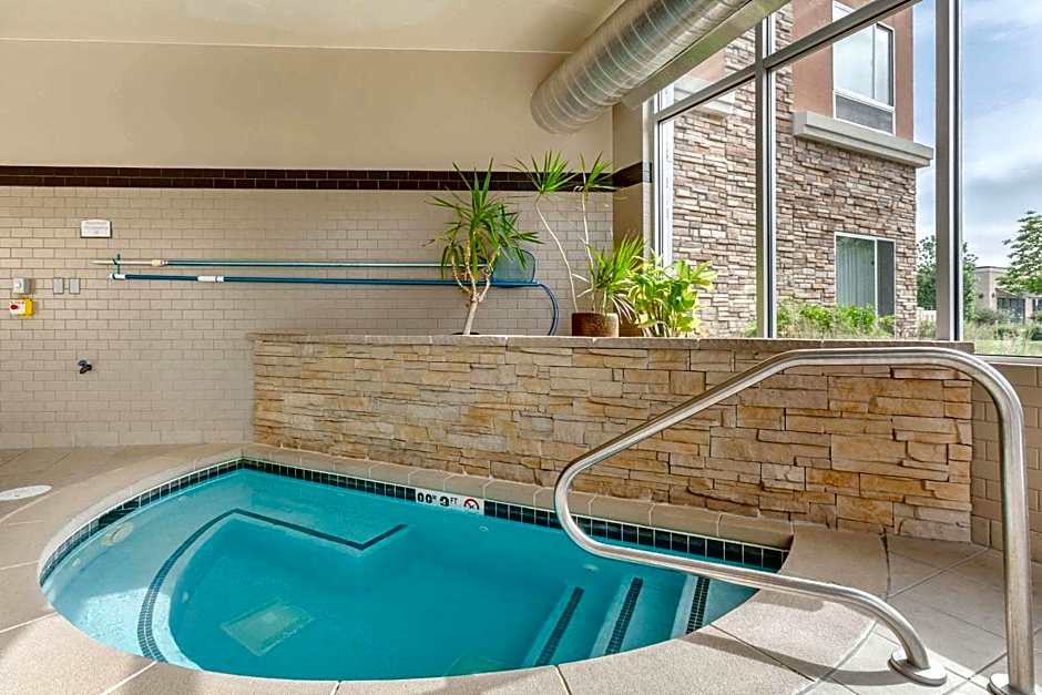 Cambria Hotel Denver International Airport