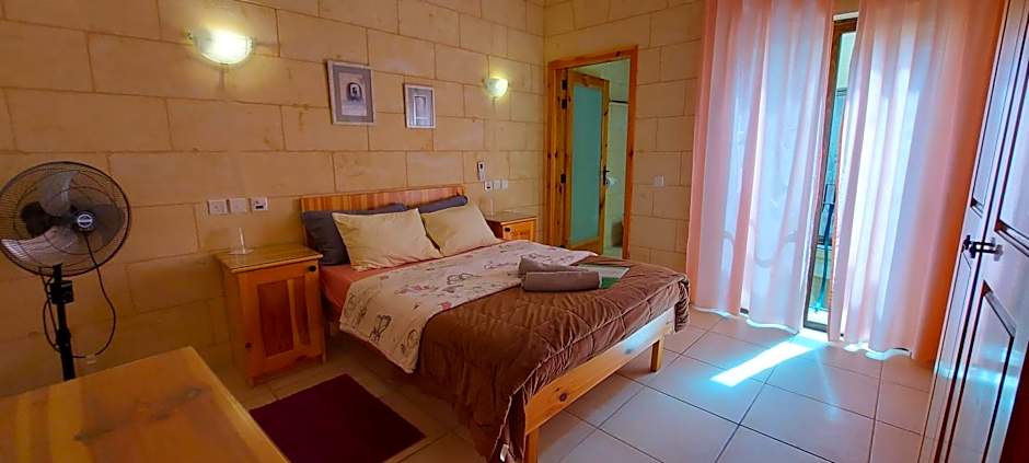 Gozo Inn Love