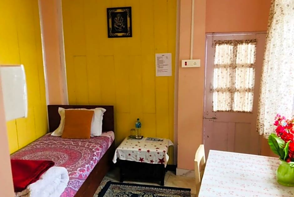 Goroomgo Smriya Homestay Darjeeling