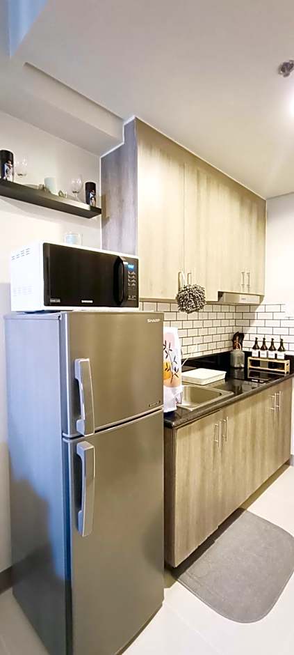 SMDC Coast Residences near PICC World Trade Center MOA