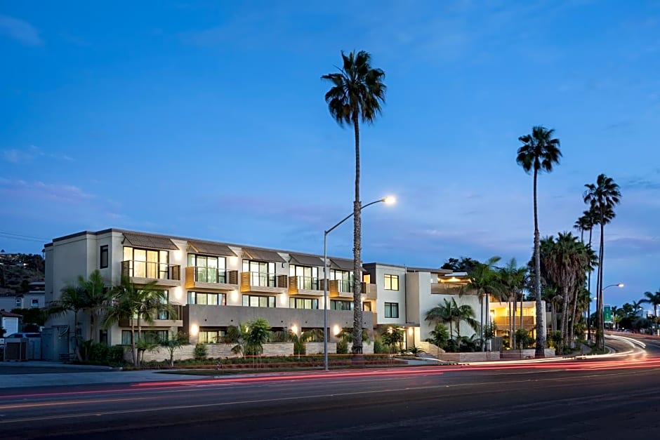 Holiday Inn Express and Suites La Jolla - Windansea Beach, and IHG Hotel