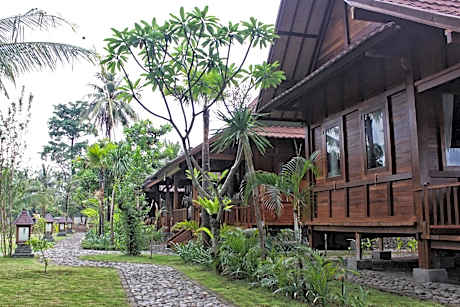 One-Bedroom Bungalow Double Garden View