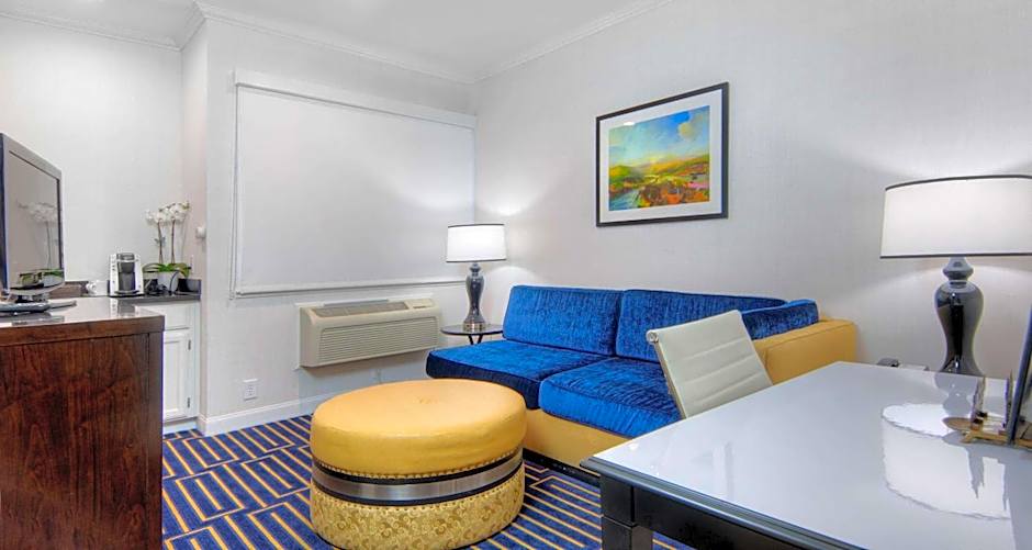 Best Western Plus Palm Court Hotel