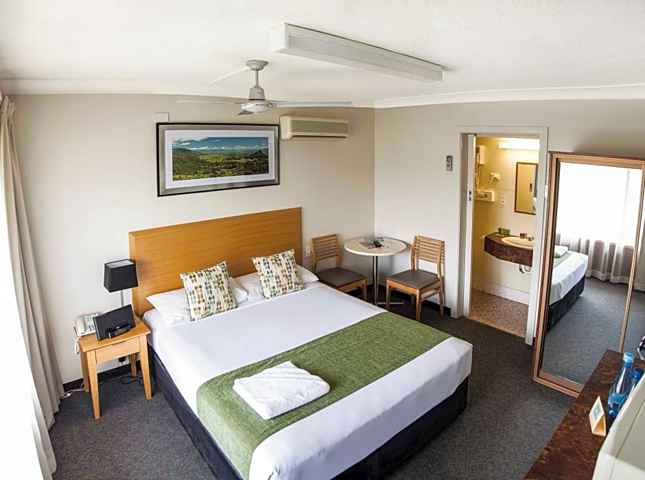 Photo 1 of 1 of 1 Queen Bed, Nonsmoking, Ground Floor