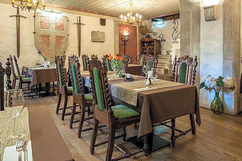 Three Crowns Residents