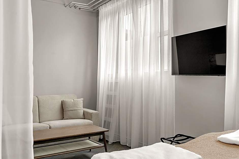 The Swan House by Heimaleiga