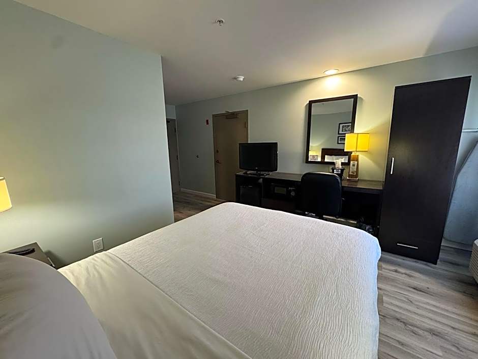 Wingate by Wyndham Bel Air I-95 Exit 77A / APG Area