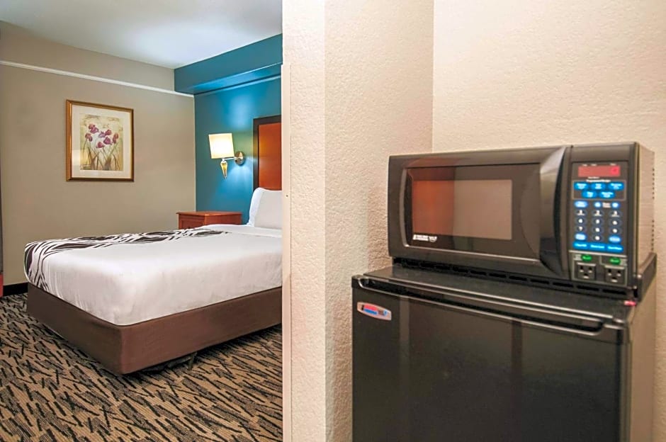 La Quinta Inn & Suites by Wyndham San Antonio Brooks City Base