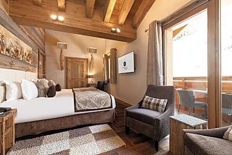 Suite with Mountain View