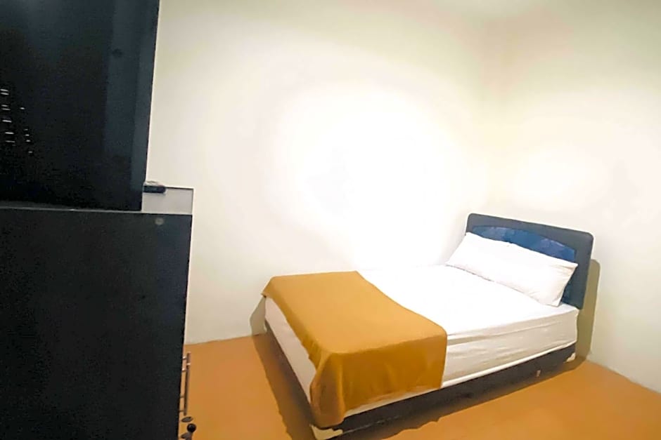 Kanca Homestay Syariah RedPartner near GOR Untung Suropati