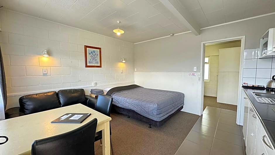 Central Court Motel